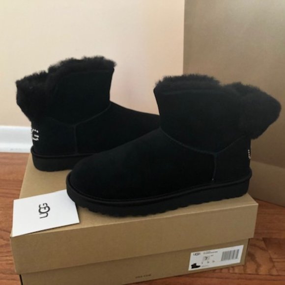 UGG Classic Bling Mini Swarovski boots. Size: 7 - Picture 2 of 7